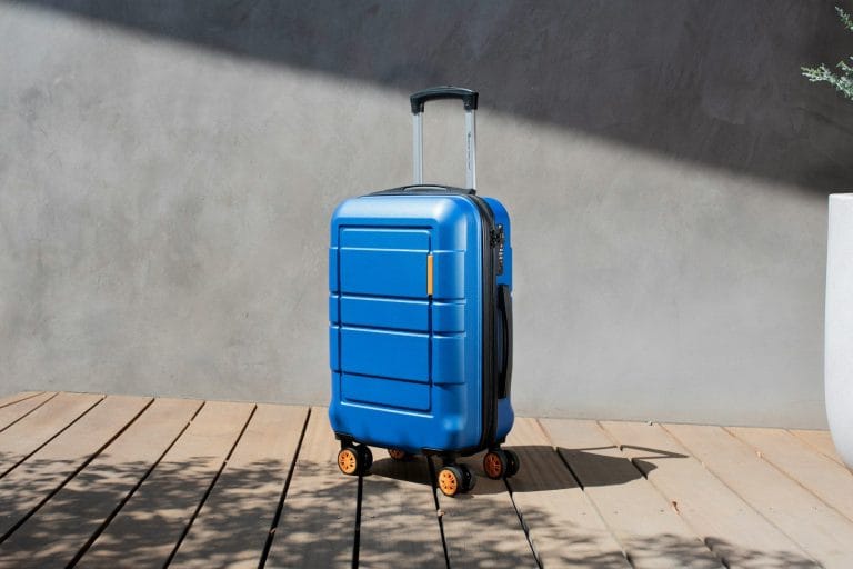 Valise bien organisée pour un voyage à Cuba