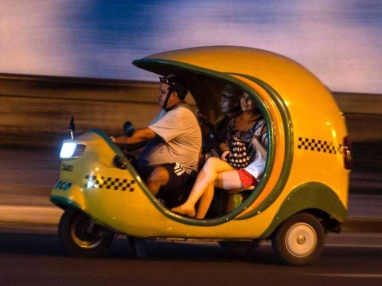 coco-taxis-a-varadero-un-transport-unique-et-pratique-scaled