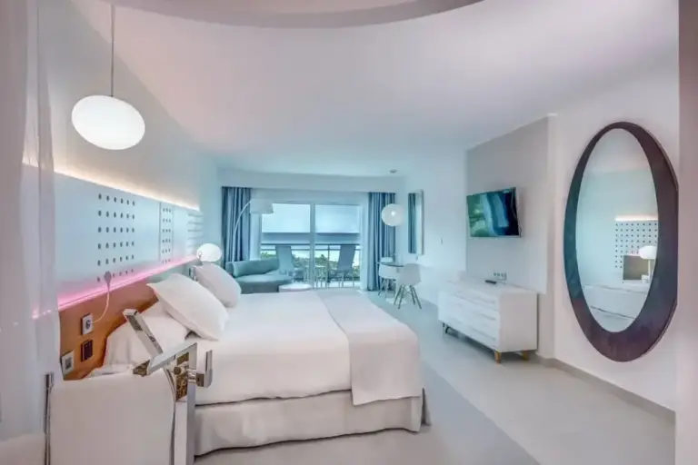 decouvrez-la-suite-vue-mer-9093-au-melia-internacional-varadero-scaled