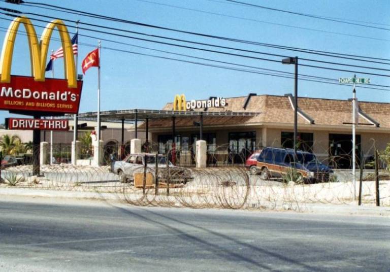 decouvrez-le-mcdonalds-unique-de-cuba-a-guantanamo