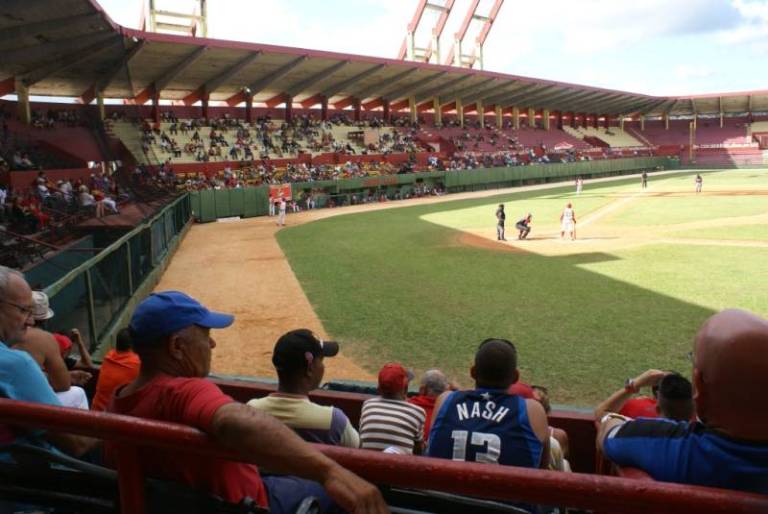 assister-a-un-match-de-baseball-a-varadero-et-matanzas
