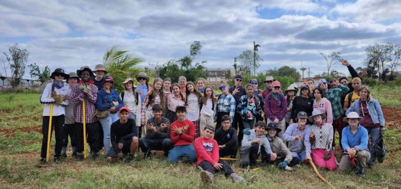 equipe-devouee-et-voyages-humanitaires-inoubliables-a-cuba