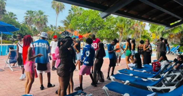 f09f9389-cuba-le-tourisme-international-seffondre