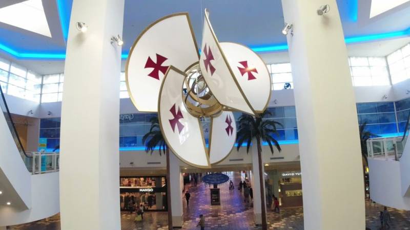 video-10-de-faycal-au-centre-commercial-plaza-americas